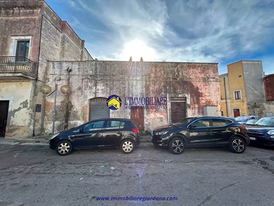Immagine 1 di Negozio in vendita  in VICO CARBINERI, 17-18 a Squinzano