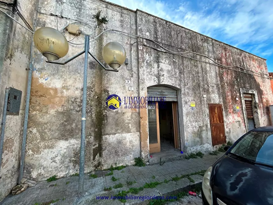 Immagine 2 di Negozio in vendita  in VICO CARBINERI, 17-18 a Squinzano