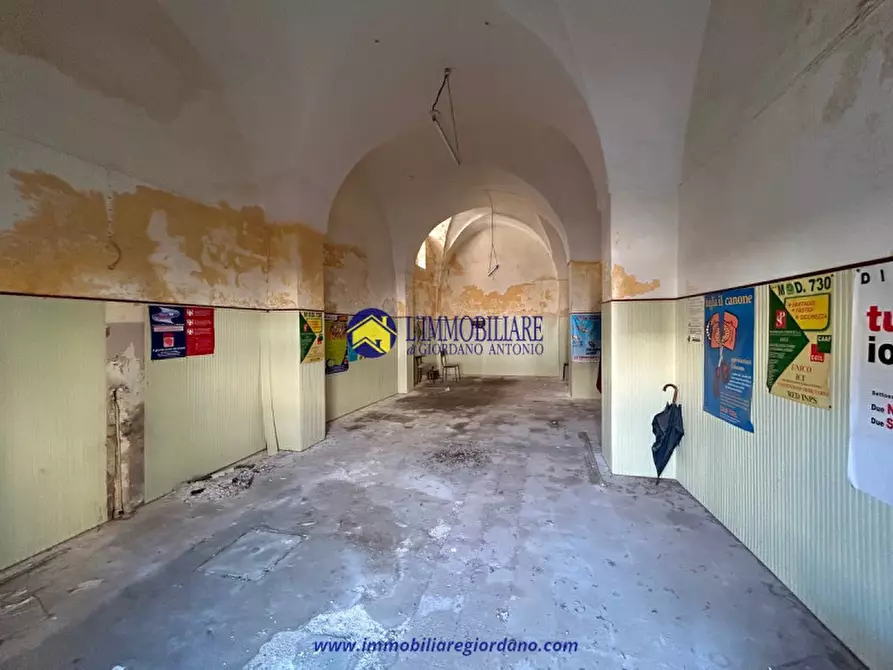 Immagine 3 di Negozio in vendita  in VICO CARBINERI, 17-18 a Squinzano