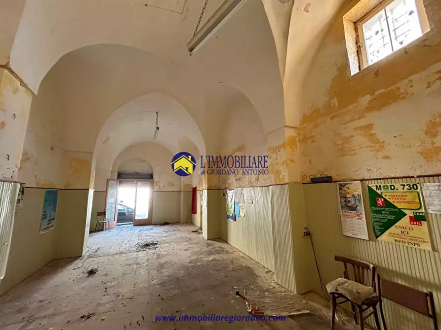 Immagine 5 di Negozio in vendita  in VICO CARBINERI, 17-18 a Squinzano
