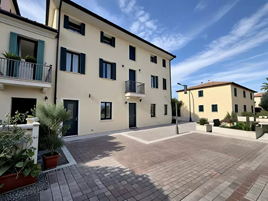 Immagine 1 di Negozio in vendita  in via Livenza a Vigonza