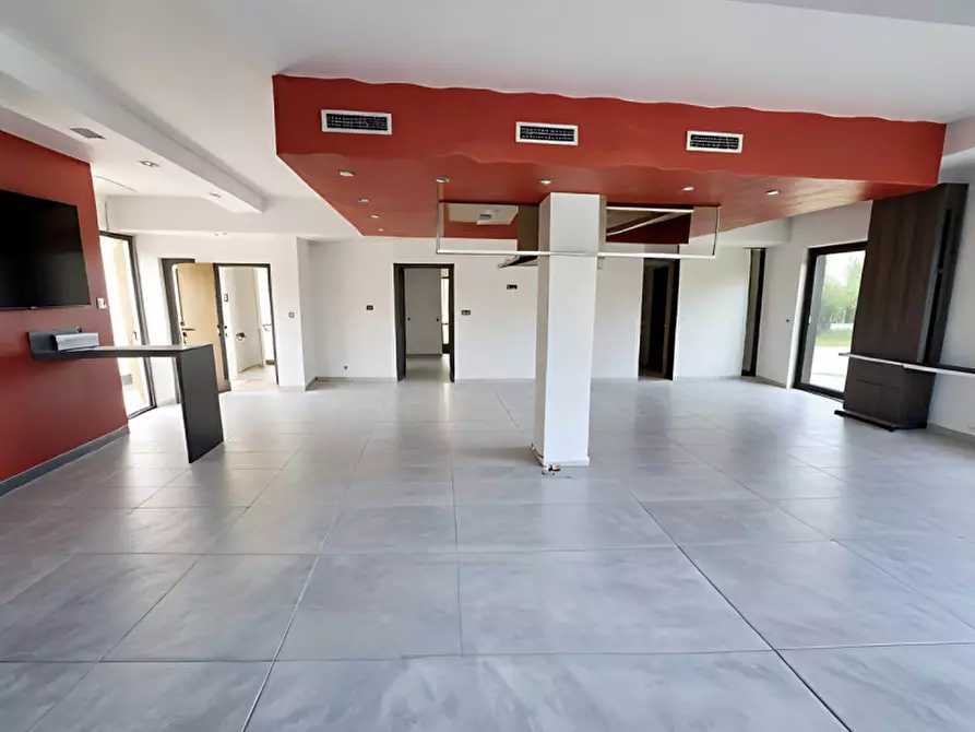 Immagine 3 di Negozio in vendita  in via Livenza a Vigonza