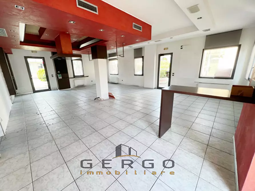 Immagine 9 di Negozio in vendita  in via Livenza a Vigonza