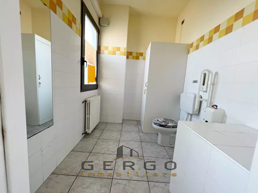 Immagine 12 di Negozio in vendita  in via Livenza a Vigonza