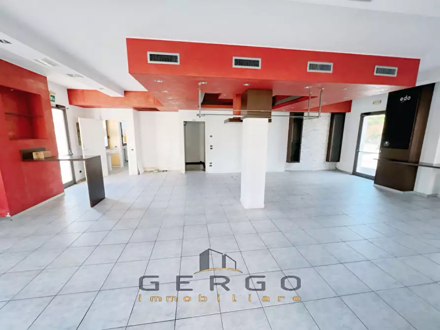 Immagine 26 di Negozio in vendita  in via Livenza a Vigonza