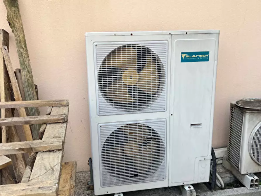 Immagine 29 di Negozio in vendita  in via Livenza a Vigonza