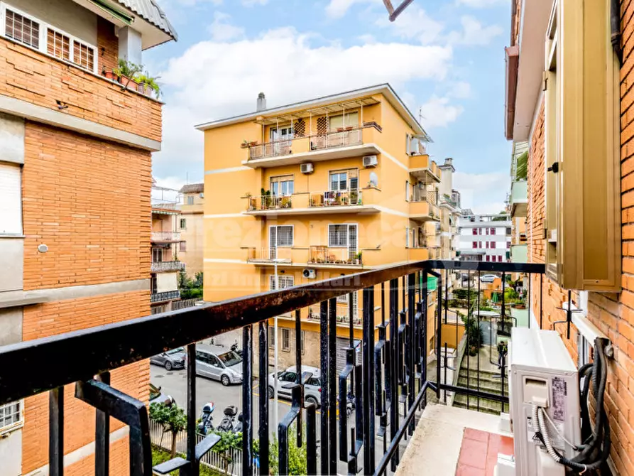 Immagine 1 di Appartamento in vendita  in Via Giovanni Agostino De Cosmi a Roma