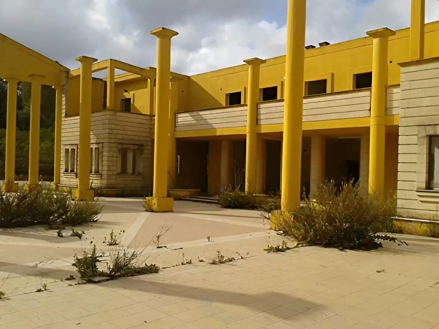 Immagine 3 di Attività commerciale in vendita  in SP3 a Montescaglioso