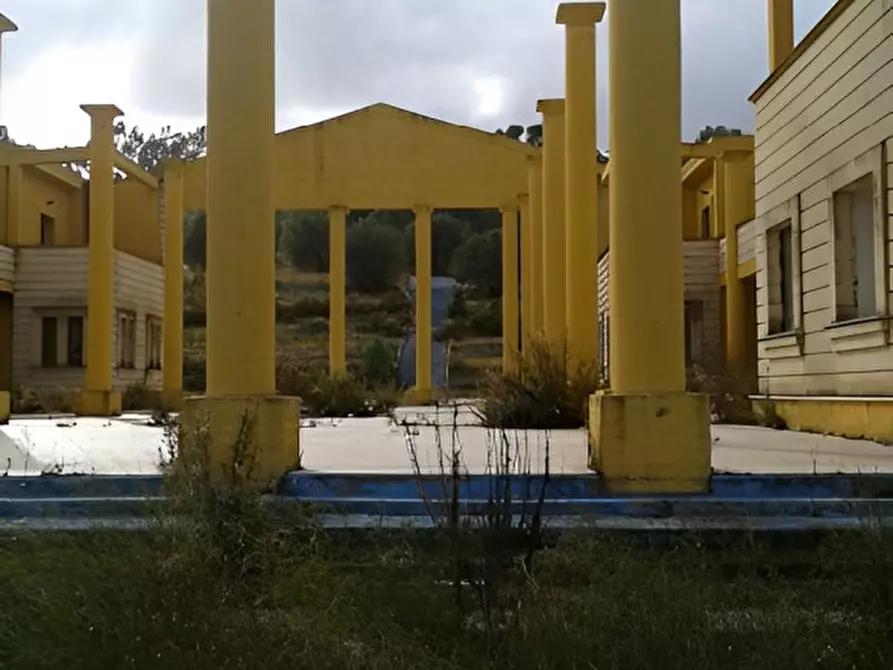 Immagine 4 di Attività commerciale in vendita  in SP3 a Montescaglioso