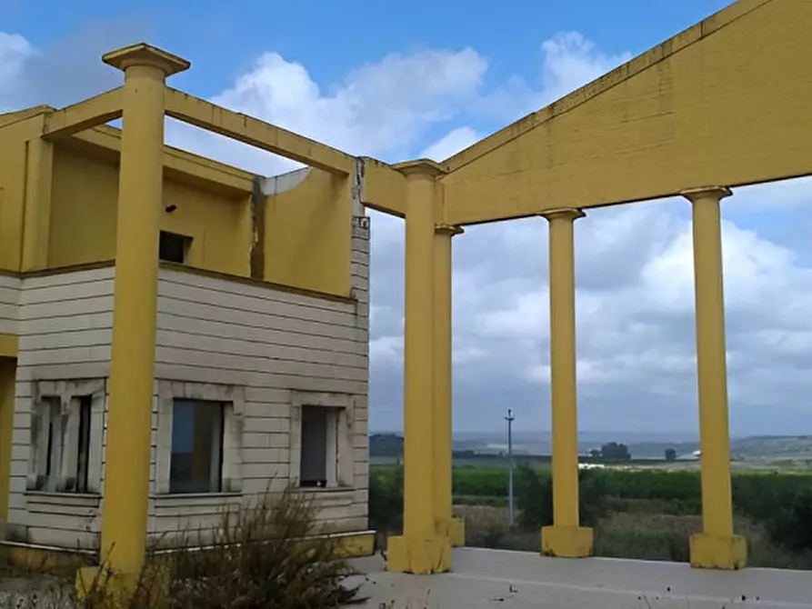 Immagine 8 di Attività commerciale in vendita  in SP3 a Montescaglioso