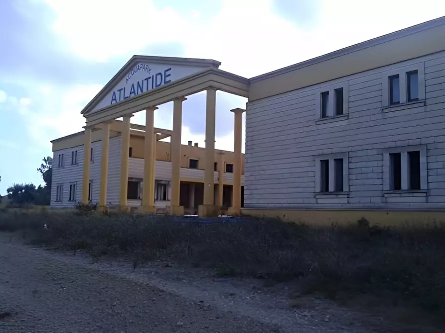 Immagine 29 di Attività commerciale in vendita  in SP3 a Montescaglioso