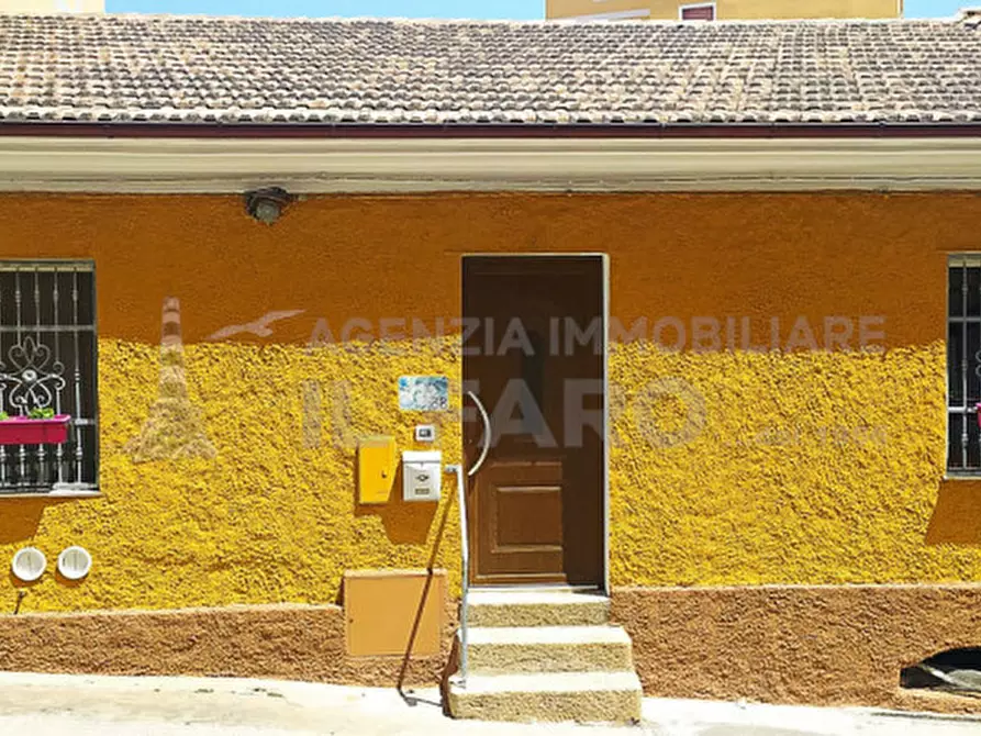 Immagine 1 di Appartamento in affitto  in Via Cairoli 38 a La Maddalena