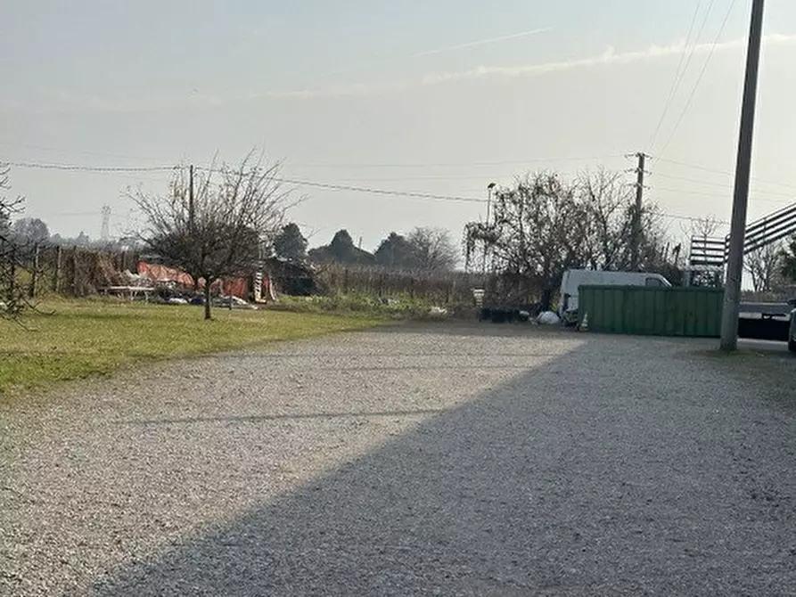 Immagine 9 di Capannone industriale in vendita  a Volpago Del Montello