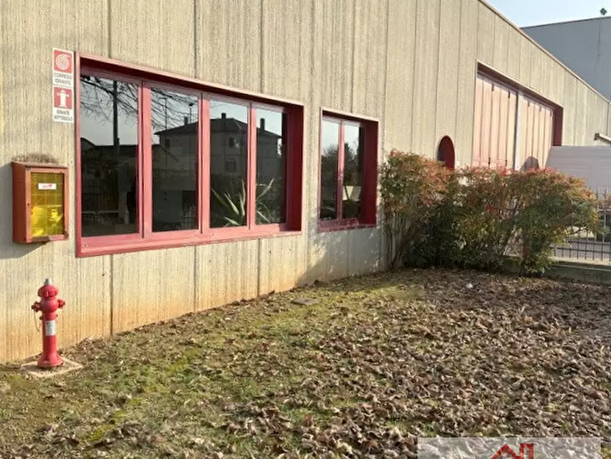 Immagine 11 di Capannone industriale in vendita  a Volpago Del Montello