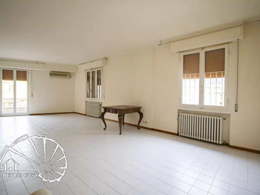Immagine 1 di Appartamento in affitto  a Prato