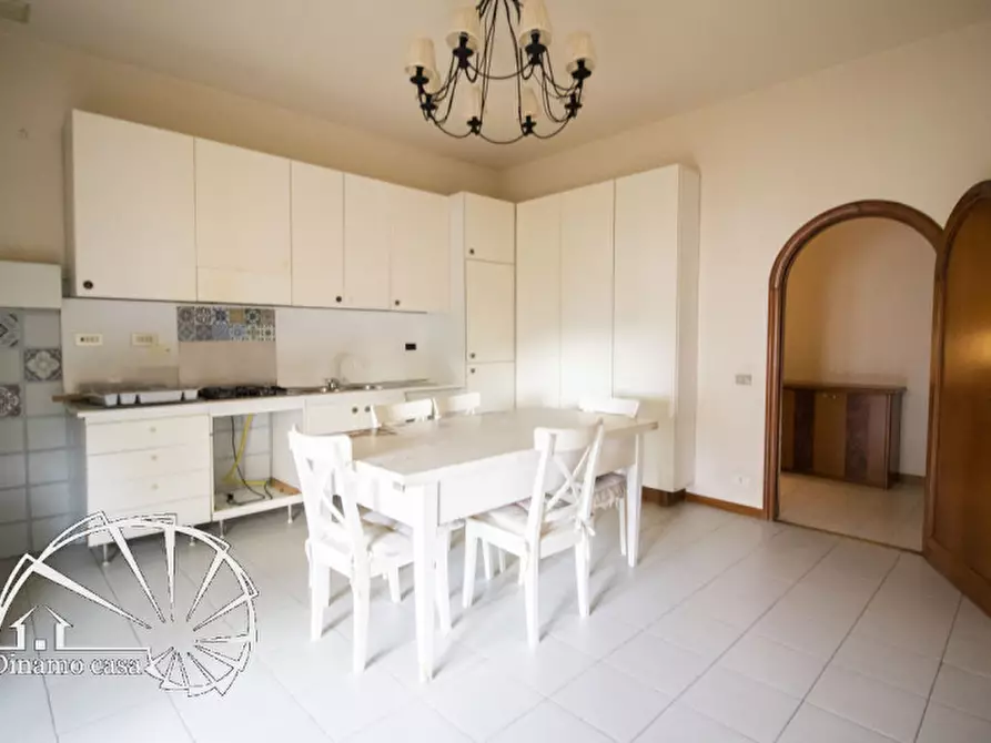 Immagine 4 di Appartamento in affitto  a Prato