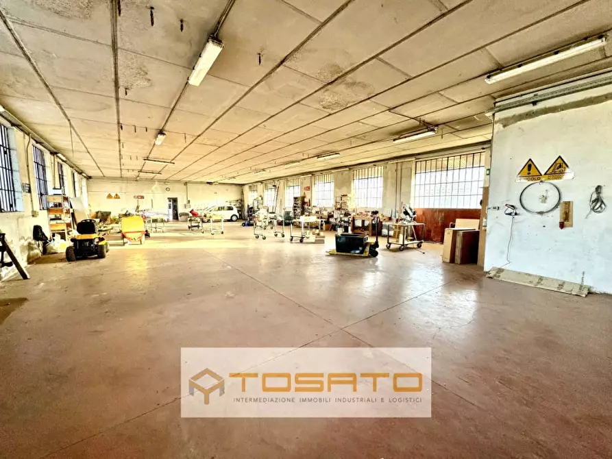 Immagine 2 di Capannone industriale in vendita  a Isola Rizza