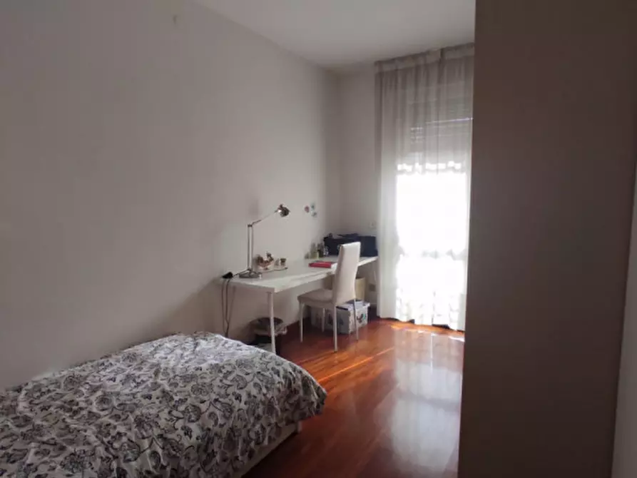 Immagine 3 di Camera in affitto  in Via Sografi a Padova