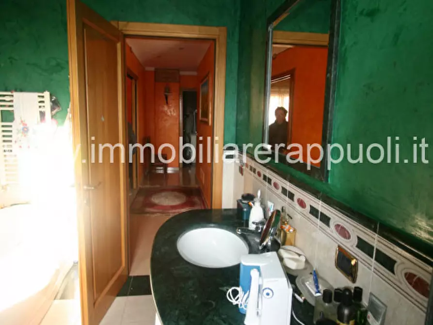 Immagine 8 di Appartamento in vendita  a Sinalunga