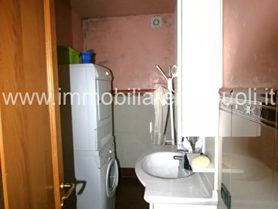 Immagine 11 di Appartamento in vendita  a Sinalunga