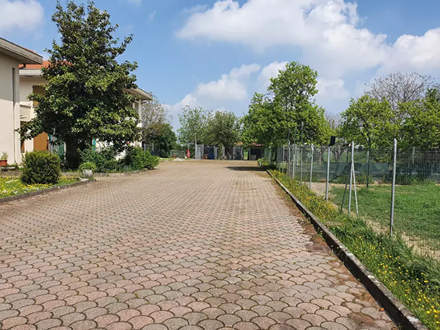 Immagine 8 di Capannone industriale in vendita  in Strada Romitaggio n.2 a Fontevivo