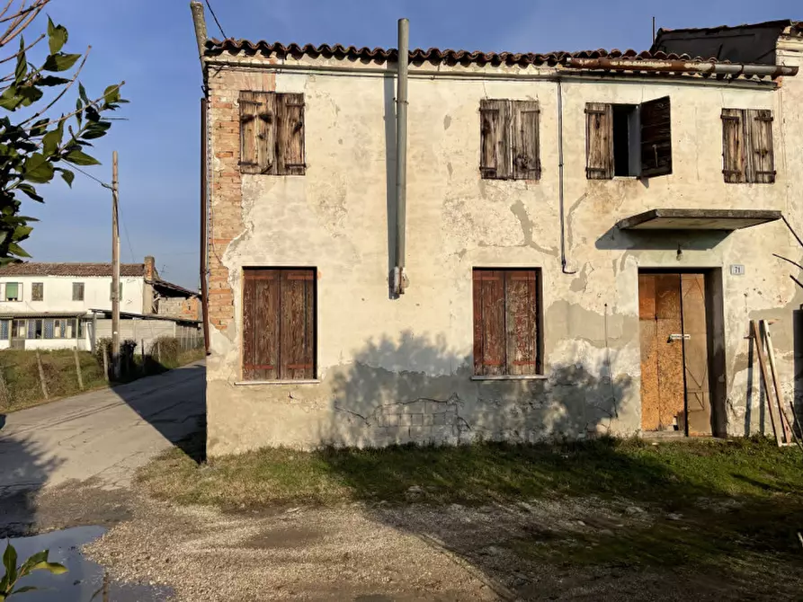 Immagine 1 di Casa indipendente in vendita  in via muratori a Solesino