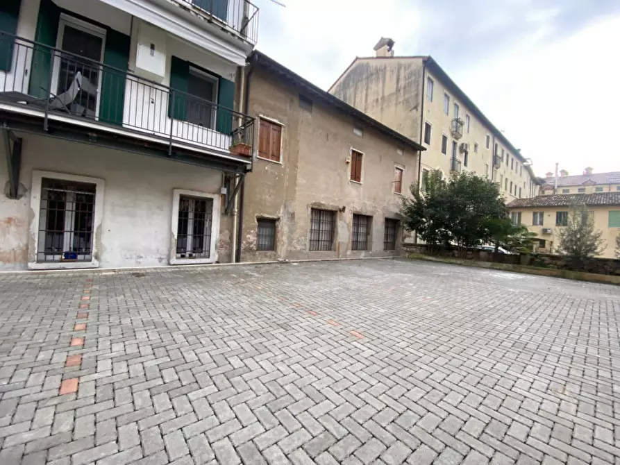 Immagine 8 di Posto auto in vendita  in Via dei Mille, 35 a Vicenza