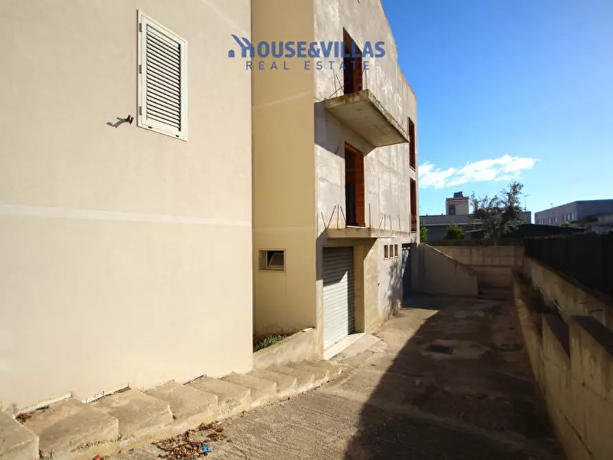 Immagine 9 di Villa in vendita  in viale papa giovanni paolo secondo a Avola