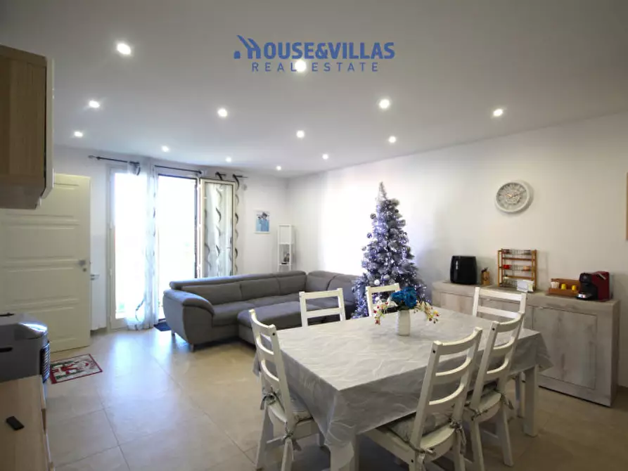 Immagine 15 di Villa in vendita  in viale papa giovanni paolo secondo a Avola