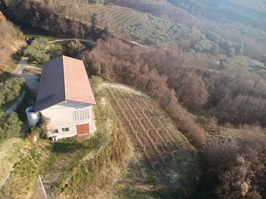 Immagine 1 di Magazzino in vendita  in via bisano a Verona