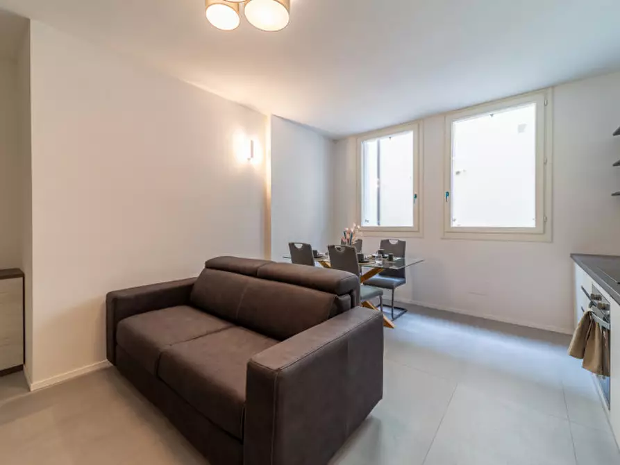 Immagine 14 di Appartamento in affitto  in Borgo Tommasini a Parma