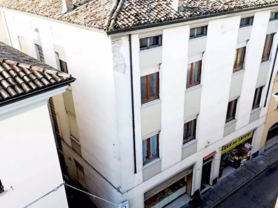 Immagine 1 di Palazzo in vendita  a Fiorenzuola D'arda