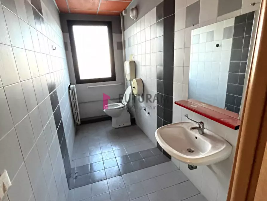 Immagine 17 di Ufficio in affitto  in via del santo a Limena