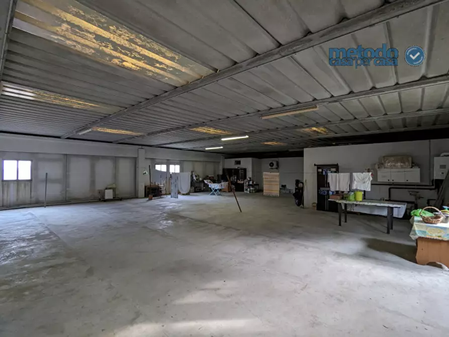 Immagine 33 di Casa trifamiliare in vendita  a Gavello