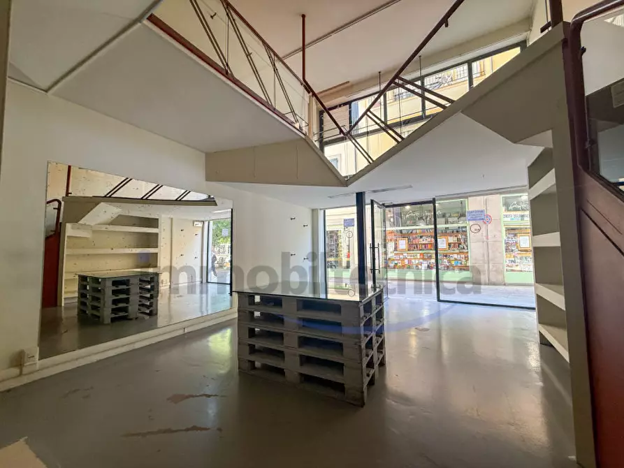 Immagine 8 di Negozio in affitto  in Piazza Risorgimento a Arezzo