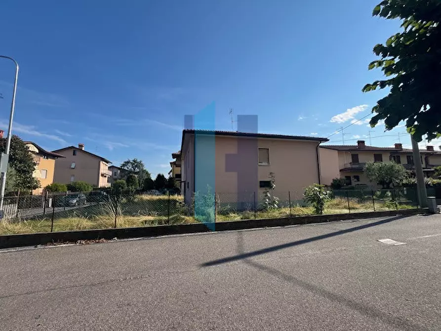 Immagine 1 di Casa indipendente in vendita  in Via Santa Lucia a Mozzo