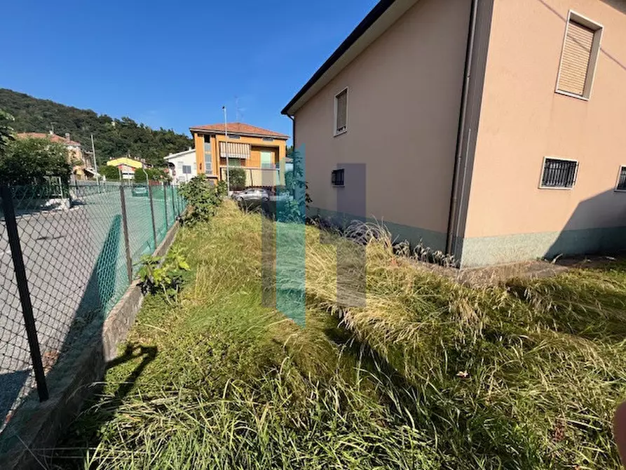 Immagine 6 di Casa indipendente in vendita  in Via Santa Lucia a Mozzo