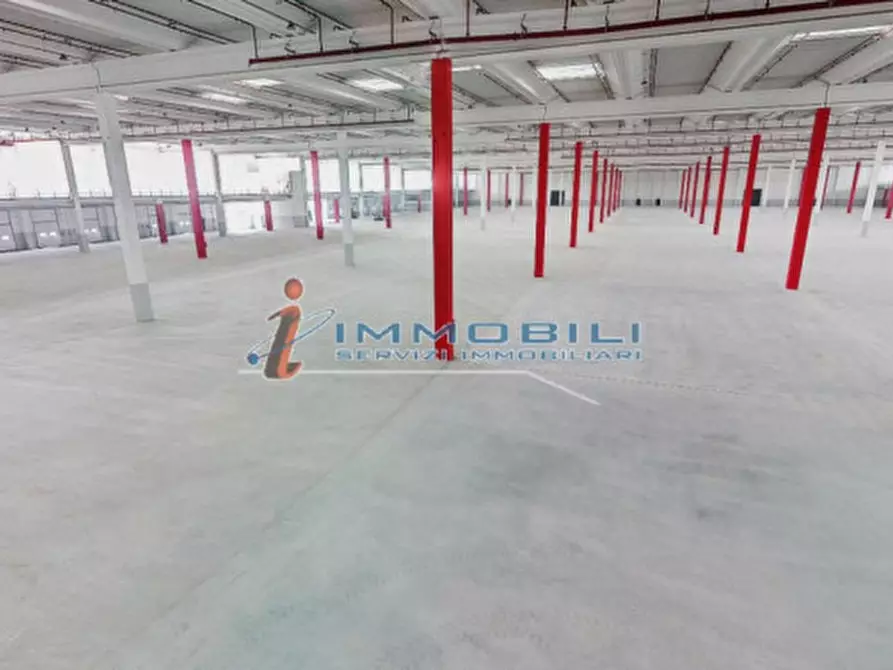 Immagine 3 di Laboratorio in affitto  in VIA SANTA CHIARA a Nogarole Rocca