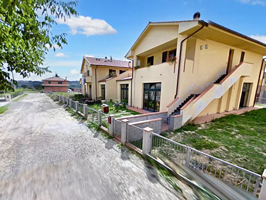 Immagine 3 di Terreno in vendita  in C. da Peschiera, N. snc a Macerata