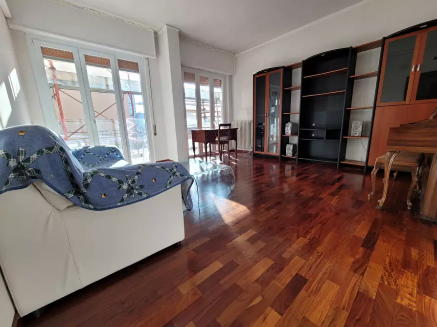 Immagine 1 di Appartamento in vendita  in Corso Tardy e Benech a Savona