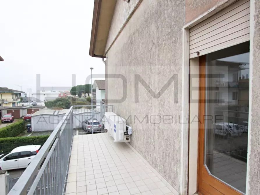 Immagine 38 di Appartamento in vendita  in via carpaccio a Jesolo