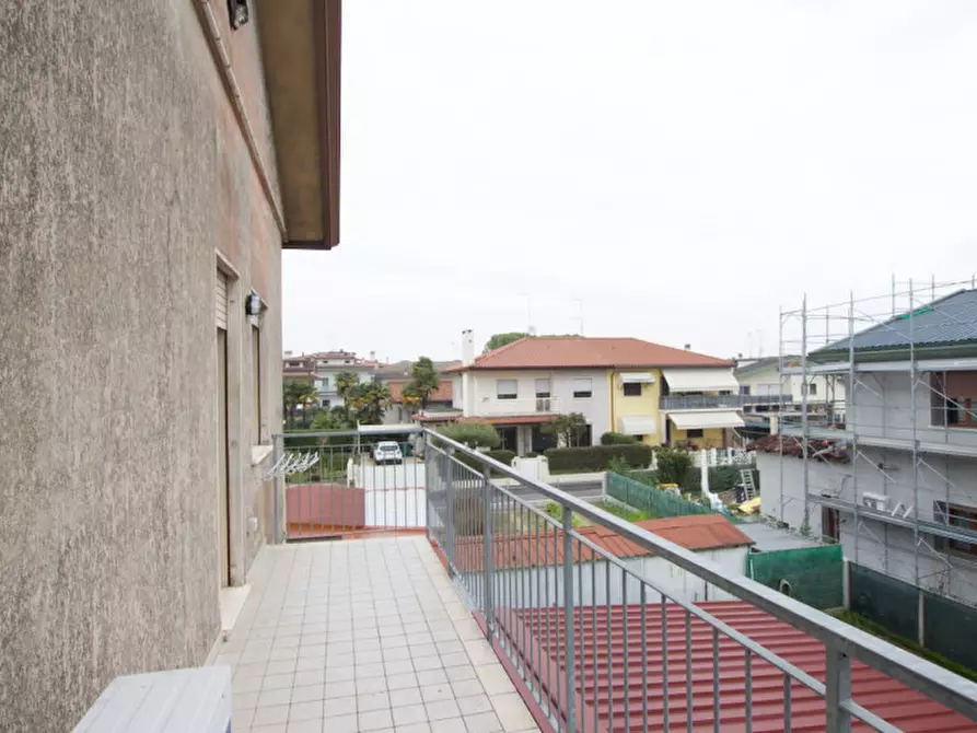Immagine 39 di Appartamento in vendita  in via carpaccio a Jesolo