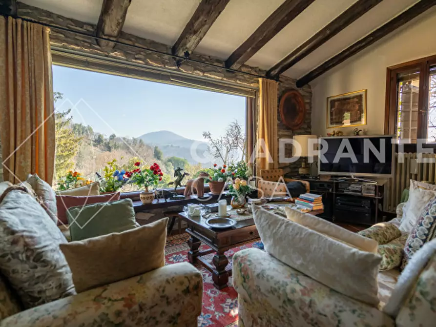 Immagine 1 di Villa in vendita  a Cinto Euganeo