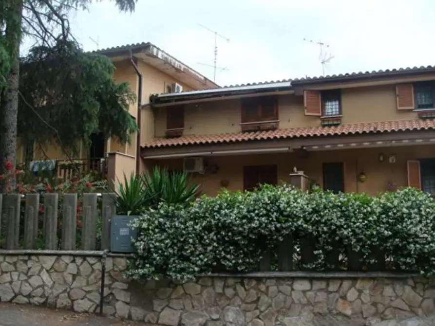 Immagine 1 di Villa in vendita  in Via Monti Sabini, 215/B a Monterotondo