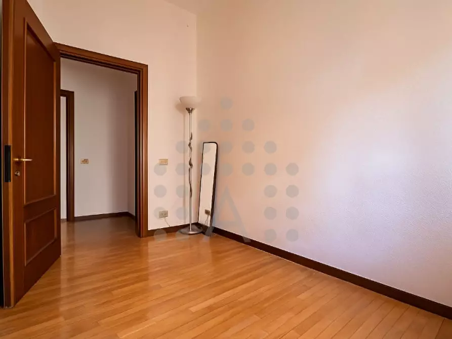 Immagine 4 di Appartamento in vendita  in viale delle terme a Abano Terme