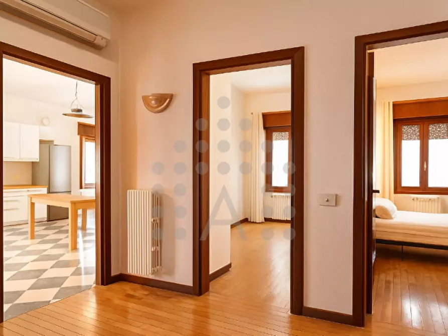 Immagine 6 di Appartamento in vendita  in viale delle terme a Abano Terme