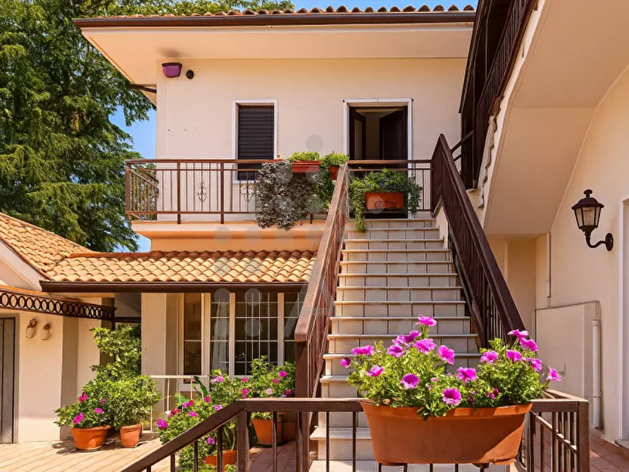 Immagine 16 di Appartamento in vendita  in viale delle terme a Abano Terme