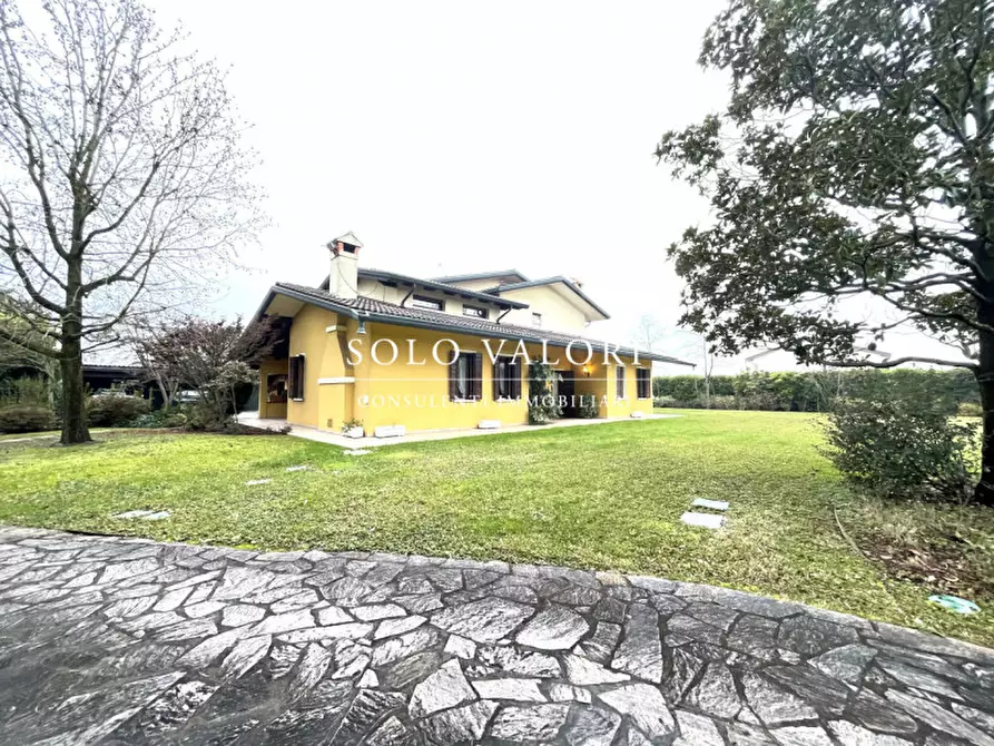 Immagine 1 di Villa in vendita  a Resana
