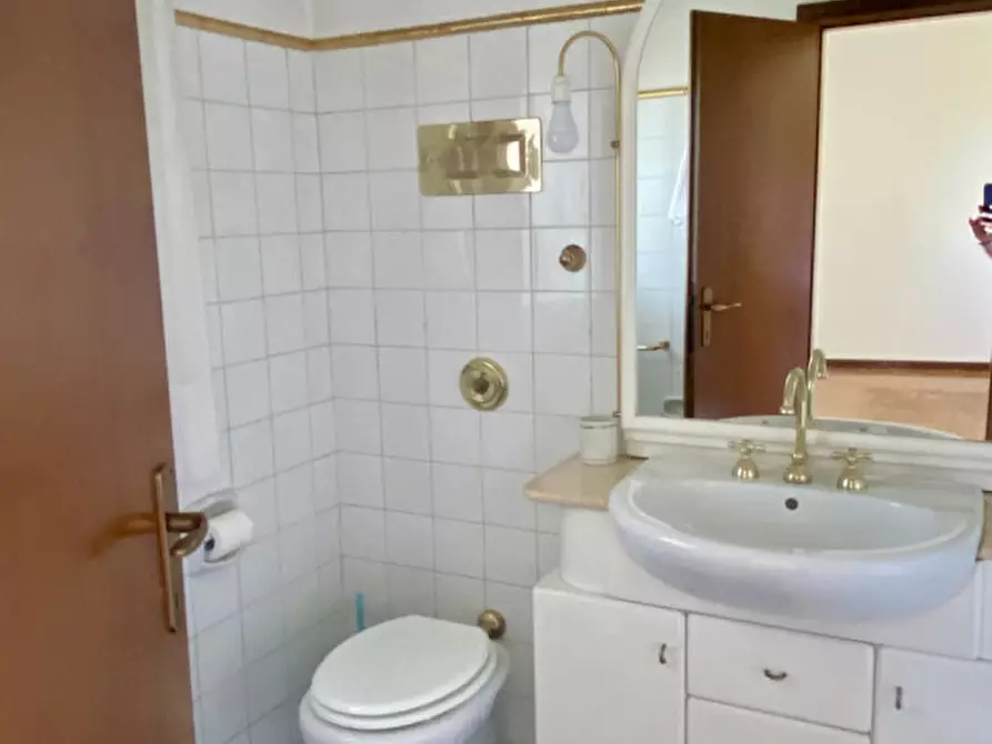 Immagine 15 di Casa bifamiliare in vendita  in viale Italia a Castelfranco Veneto