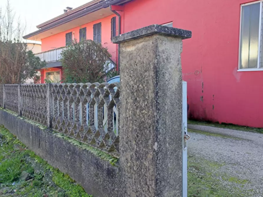 Immagine 3 di Casa indipendente in vendita  a Urbana